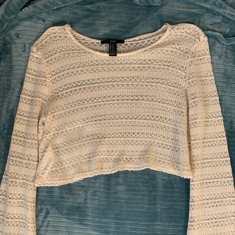 Long sleeve crop top.